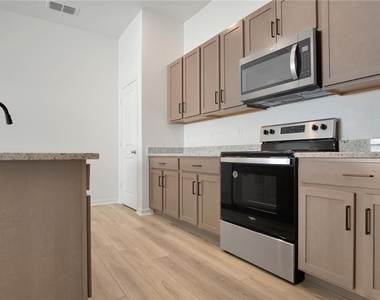 9224 Westside Hills Drive - Photo Thumbnail 3