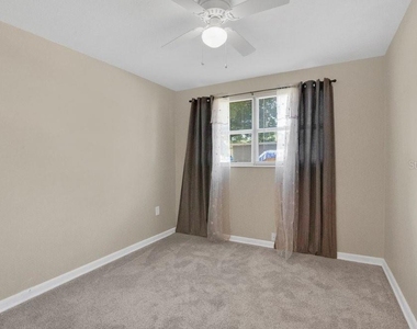 218 Dennis Avenue - Photo Thumbnail 6
