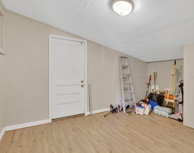 218 Dennis Avenue - Photo Thumbnail 10