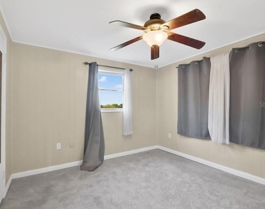 218 Dennis Avenue - Photo Thumbnail 8