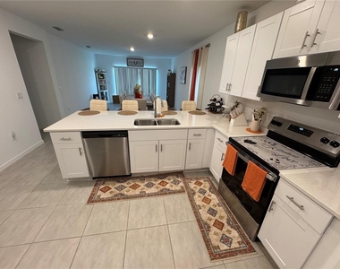 1951 Rosewood Circle - Photo Thumbnail 6