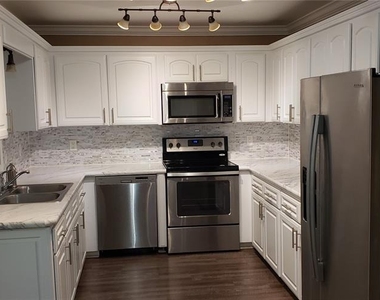 9142 Sw 82nd Terrace - Photo Thumbnail 6