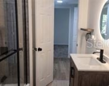 1152 Ne 9 Street - Photo Thumbnail 8