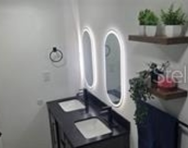 1152 Ne 9 Street - Photo Thumbnail 5