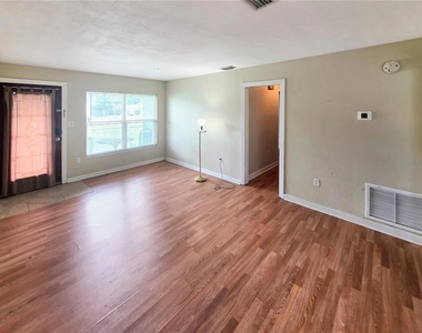 5117 Lake Howell Road - Photo Thumbnail 2