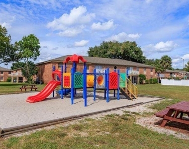 551 Flemming Way - Photo Thumbnail 10