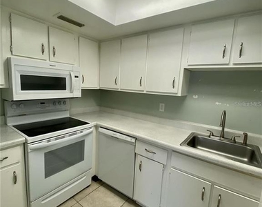 551 Flemming Way - Photo Thumbnail 6