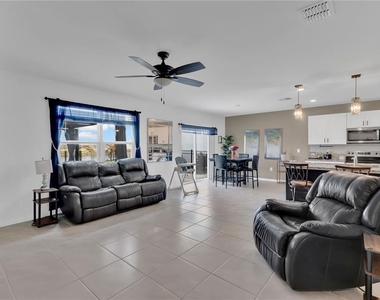 473 Archway Place - Photo Thumbnail 7