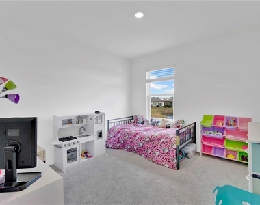 473 Archway Place - Photo Thumbnail 15