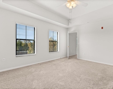 909 Waterside Lane - Photo Thumbnail 18