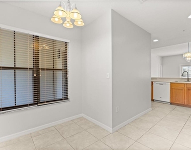 909 Waterside Lane - Photo Thumbnail 6