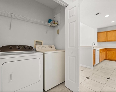909 Waterside Lane - Photo Thumbnail 16