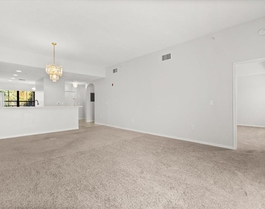 909 Waterside Lane - Photo Thumbnail 3