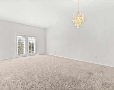 909 Waterside Lane - Photo Thumbnail 5