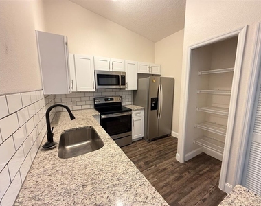 8846 Grand Palms Circle - Photo Thumbnail 7
