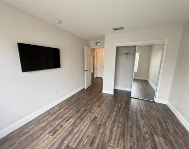 8846 Grand Palms Circle - Photo Thumbnail 19