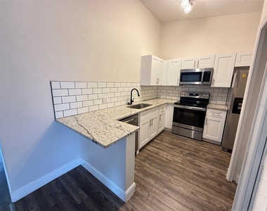 8846 Grand Palms Circle - Photo Thumbnail 6