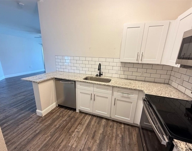8846 Grand Palms Circle - Photo Thumbnail 8