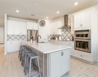 2710 Forestdale Street - Photo Thumbnail 4