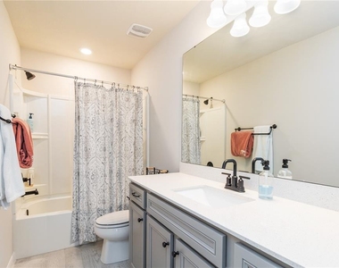 2710 Forestdale Street - Photo Thumbnail 23