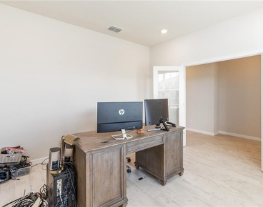 2710 Forestdale Street - Photo Thumbnail 12