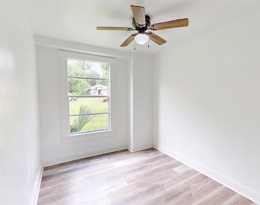 738 Wood Street - Photo Thumbnail 7
