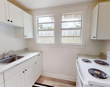 738 Wood Street - Photo Thumbnail 9