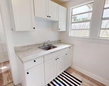 738 Wood Street - Photo Thumbnail 23
