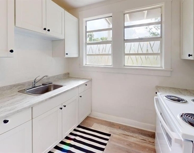738 Wood Street - Photo Thumbnail 11