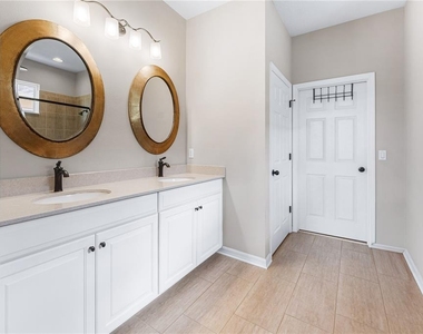 3300 Sagebrush Street - Photo Thumbnail 17