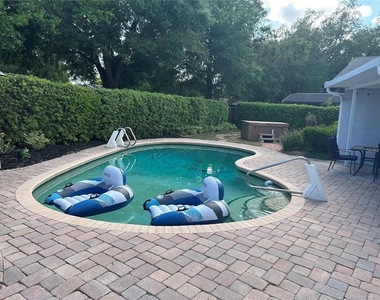 105 E Cottesmore Circle - Photo Thumbnail 17