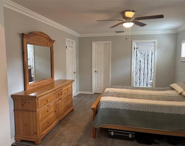 105 E Cottesmore Circle - Photo Thumbnail 13