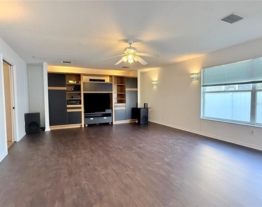 1512 Ison Lane - Photo Thumbnail 10