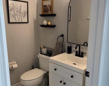 4056 Alan Drive - Photo Thumbnail 14