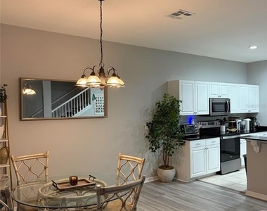 4056 Alan Drive - Photo Thumbnail 7