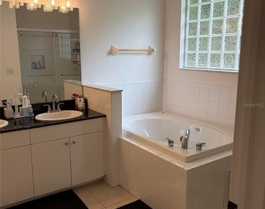 4056 Alan Drive - Photo Thumbnail 9