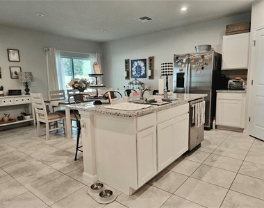 1121 Lexington Lane - Photo Thumbnail 10