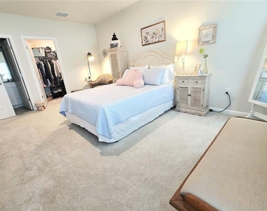 1121 Lexington Lane - Photo Thumbnail 16