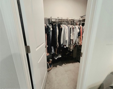 1121 Lexington Lane - Photo Thumbnail 15