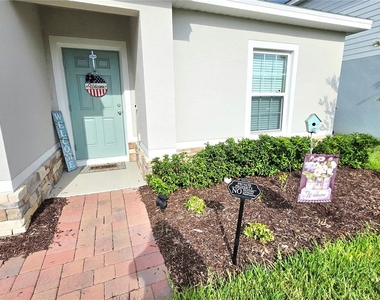 1121 Lexington Lane - Photo Thumbnail 2