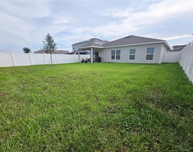 1121 Lexington Lane - Photo Thumbnail 18