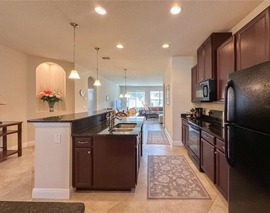 720 Parkmont Place - Photo Thumbnail 8