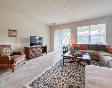 720 Parkmont Place - Photo Thumbnail 14