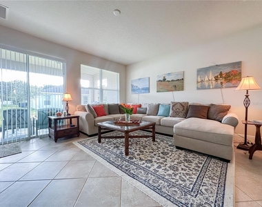 720 Parkmont Place - Photo Thumbnail 12
