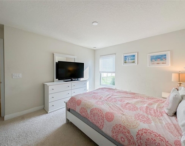 720 Parkmont Place - Photo Thumbnail 29