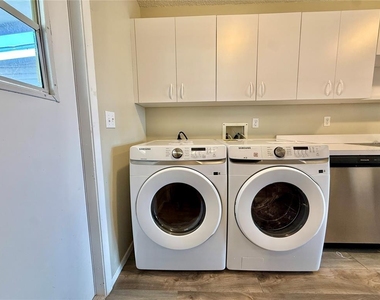 350 Winter Ridge Boulevard - Photo Thumbnail 15