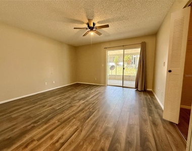 350 Winter Ridge Boulevard - Photo Thumbnail 8
