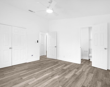 1730 Avenue C Ne - Photo Thumbnail 14