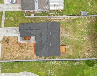 1730 Avenue C Ne - Photo Thumbnail 26