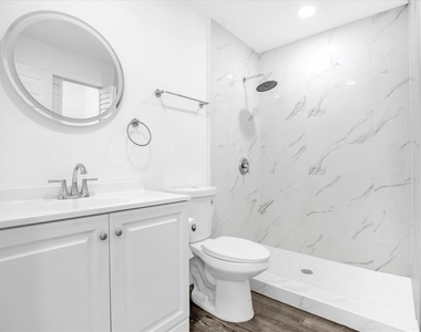 1730 Avenue C Ne - Photo Thumbnail 9